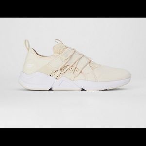 Fabletics Brookside Performance Sneaker